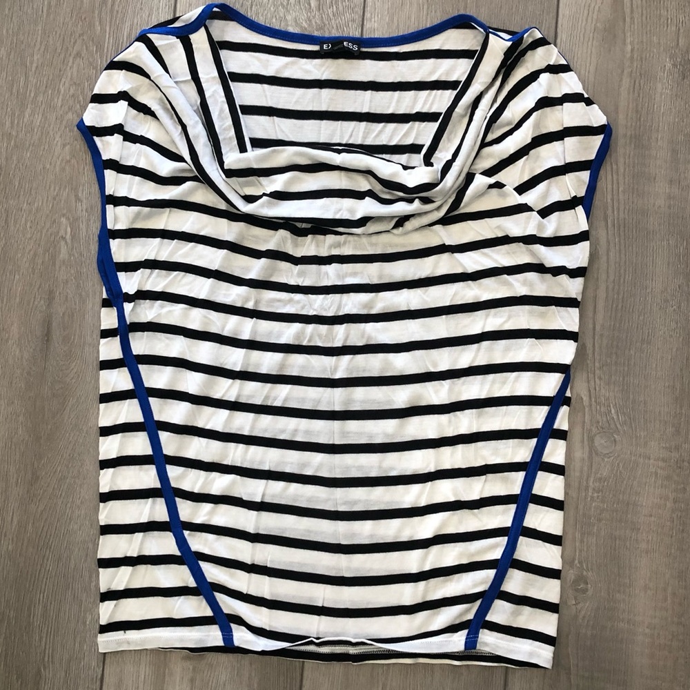 EXPRESS 💜 Black & White Striped Short Sleeve Cowl Neck Shirt Medium